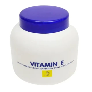 ar_vitamin_e_moisturising_cream_AR 94TDCVGMOI_1_320.webp